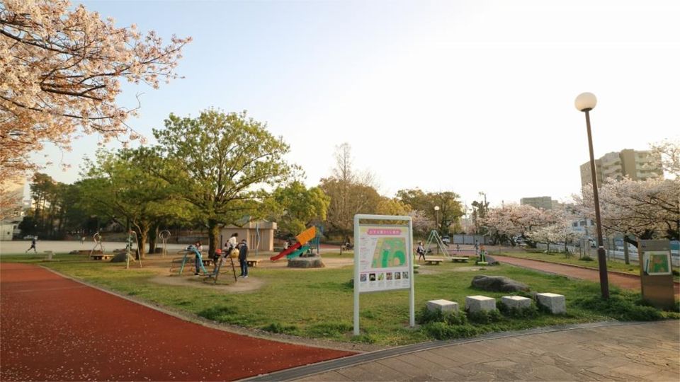 近くの山王公園まで763m（徒歩10分）