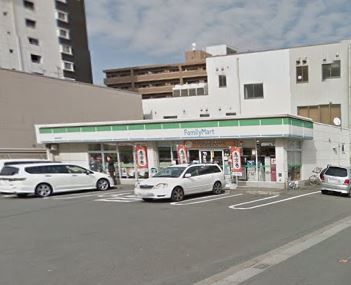 近くのファミリーマート 筑紫通比恵町店まで697m(徒歩9分)