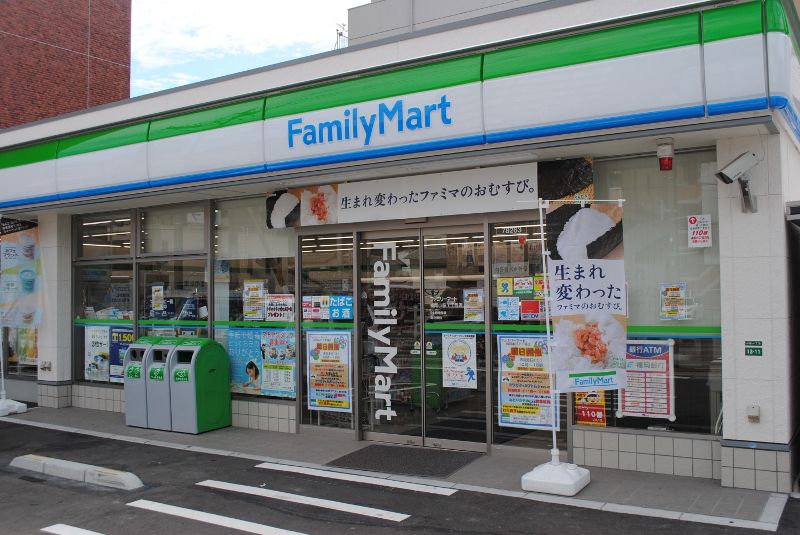 近くのファミリーマート 福岡上山門店まで341m(徒歩5分)