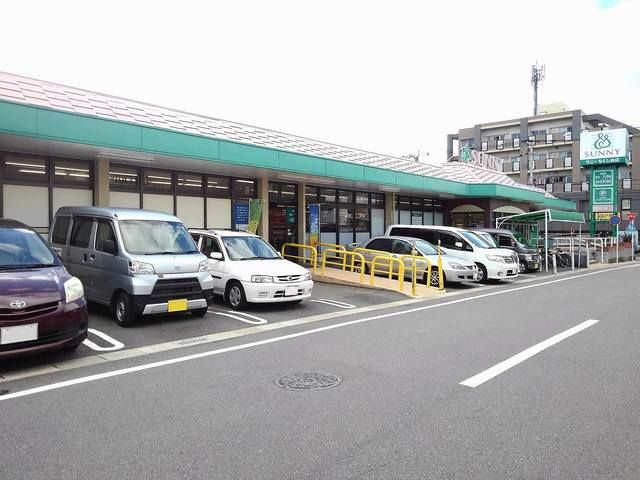 近くのサニーちくし台店まで1,600m(徒歩20分)
