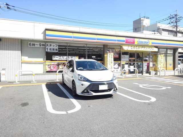 近くのミニストップ博多板付4丁目店まで120m(徒歩2分)