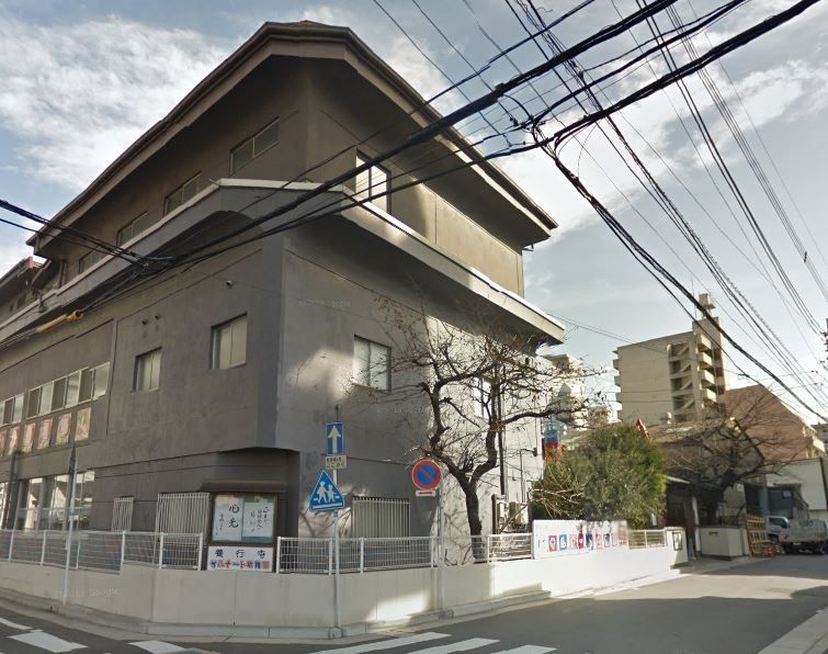 近くのサルナート幼稚園まで63m(徒歩1分)