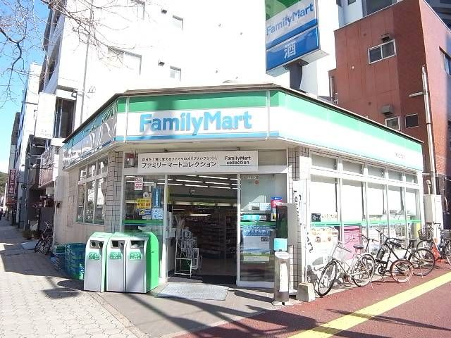 近くのファミリーマート荒戸二丁目店まで110m(徒歩2分)