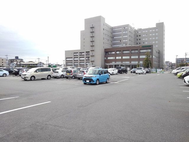 近くの福岡徳洲会病院まで450m（徒歩6分）