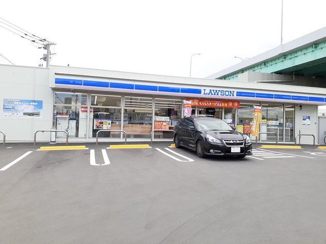 近くのローソン福岡金隈店まで800m(徒歩10分)