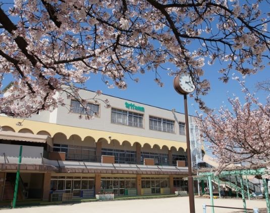 近くの那珂幼稚園まで592m（徒歩8分）