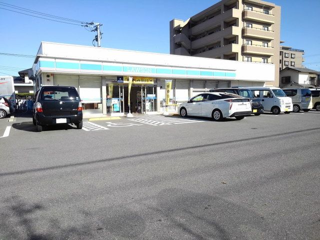 近くのローソン吉塚3丁目店まで230m(徒歩3分)