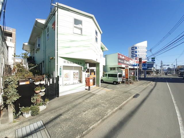 近くの志免南里郵便局まで400m(徒歩5分)