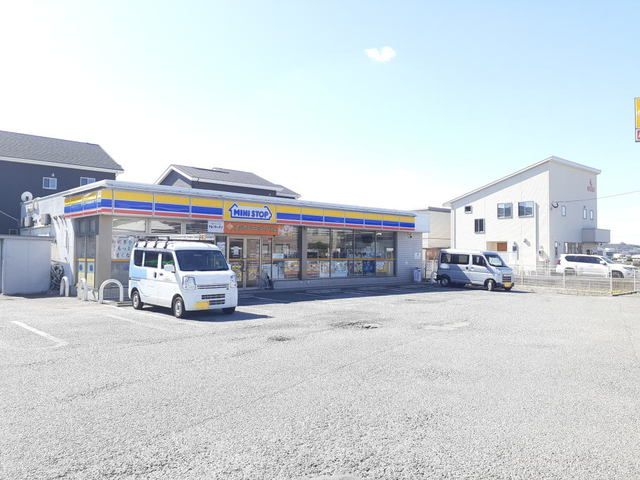 近くのミニストップ須恵植木店まで160m(徒歩2分)