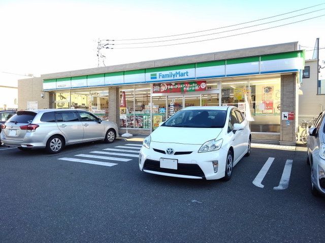 近くのファミリーマート博多豊2丁目店まで150m(徒歩2分)