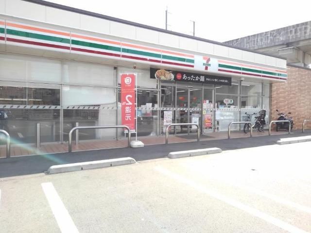 近くのセブンイレブン博多竹下2丁目店まで400m（徒歩5分）