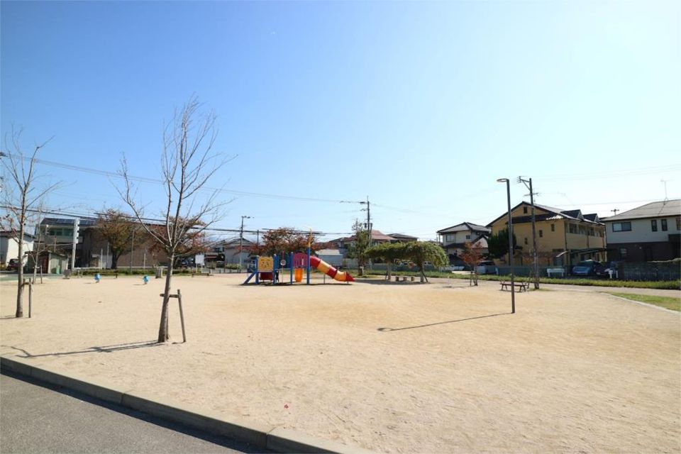 近くの阿恵大池公園まで611m（徒歩8分）