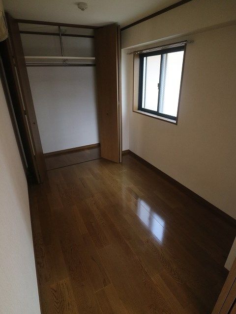 ベッドルーム