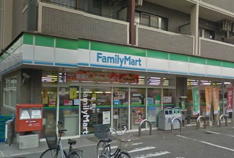 近くのファミリーマートまで170m(徒歩3分)
