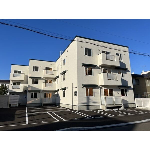 タウンハウス山鼻の外観画像