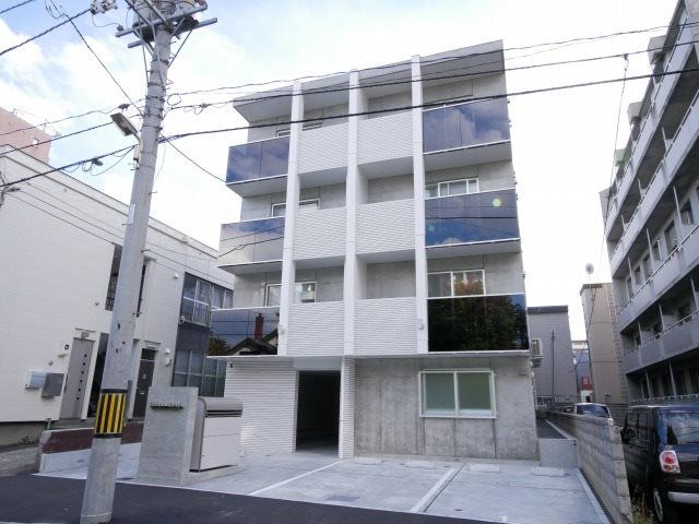 ブランシャール静修学園前の外観画像