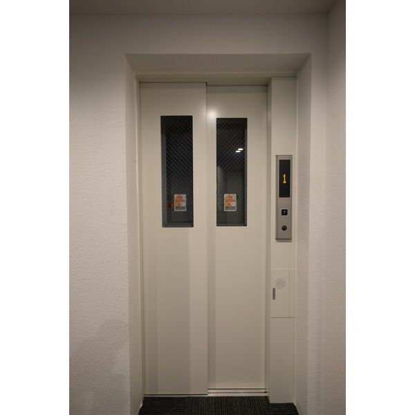 近くのツルハドラッグ 平岸3条店まで157m（徒歩2分）
