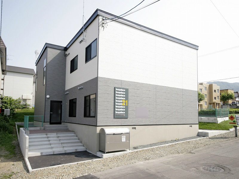 レオパレスシャルマンの外観画像