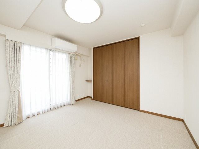 ベッドルーム