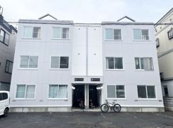 ローヤルハイツ宮の森壱番館の外観画像