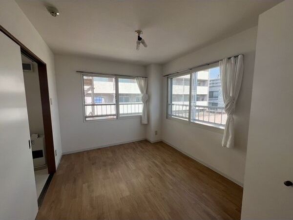 ベッドルーム