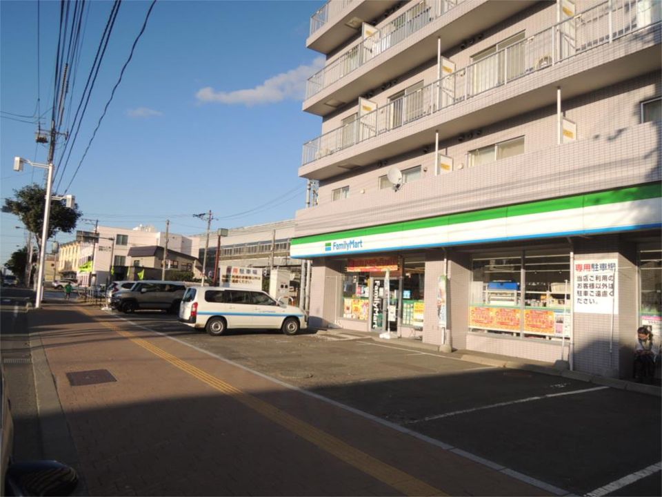 近くのファミリーマート 札幌澄川4条店まで375m（徒歩5分）