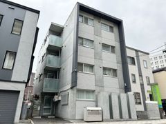 ブランシャール学園前の外観画像