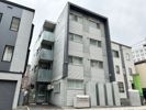 ブランシャール学園前の外観