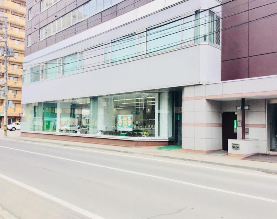 近くの北海道銀行西線支店まで505m（徒歩7分）
