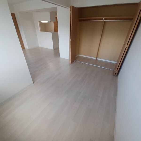ベッドルーム