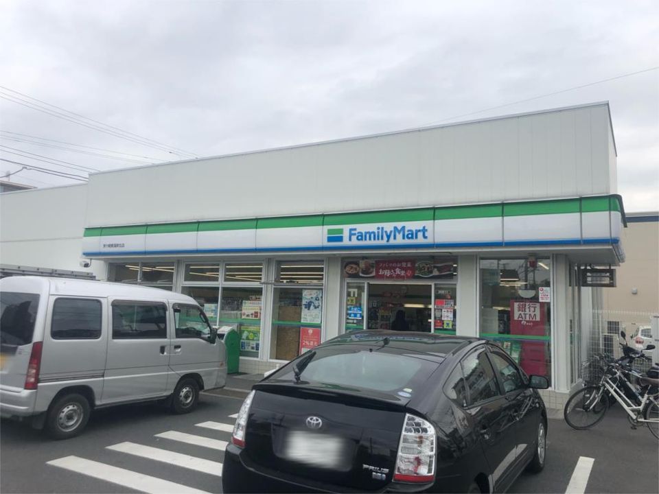 近くのファミリーマート 茅ケ崎東海岸北店まで722m（徒歩10分）