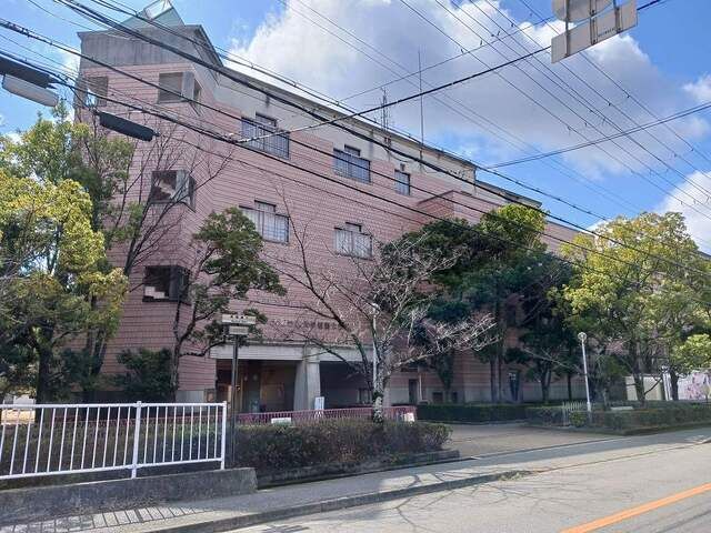 近くの大阪芸術大学短期大学部まで650m（徒歩9分）