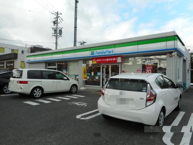 近くのファミリーマート 岡崎美合店まで800m（徒歩10分）