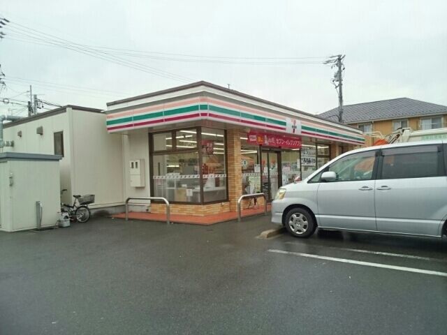 近くのセブンイレブンまで40m（徒歩1分）