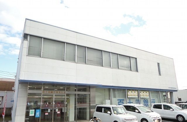 近くの百十四銀行さんまで29m（徒歩1分）