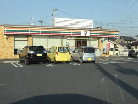 近くのセブンイレブン西新涯町１丁目店まで600m（徒歩8分）