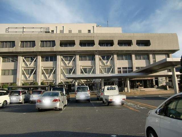 近くの栗東市役所まで864m（徒歩11分）