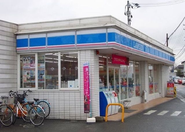 近くのローソン上福岡店まで750m（徒歩10分）