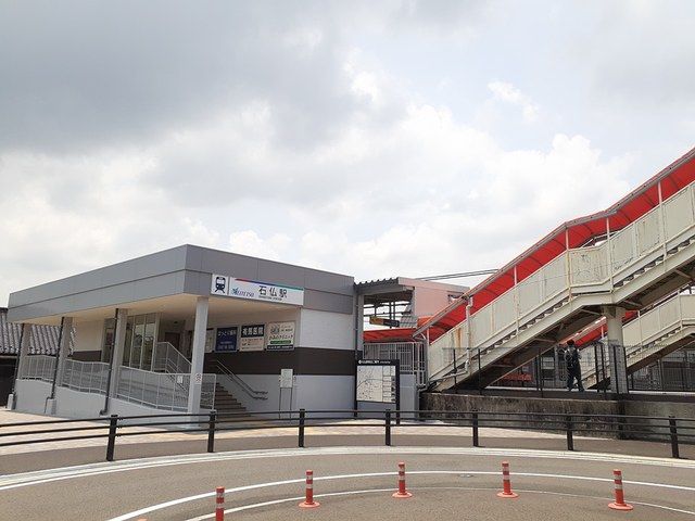 近くの名鉄犬山線　石仏駅まで1,100m（徒歩14分）
