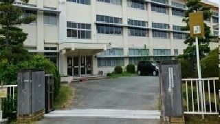 近くの桜木小学校まで260m（徒歩4分）
