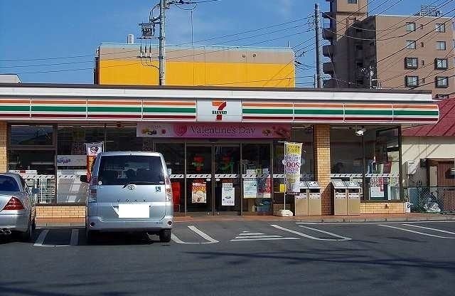 近くのセブンイレブンまで600m（徒歩8分）