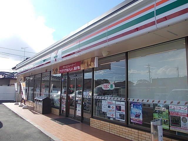 近くのセブン‐イレブン 菊川加茂北店まで500m(徒歩7分)