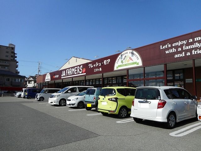 近くのフレッシュ・モア江井ケ島店まで750m（徒歩10分）