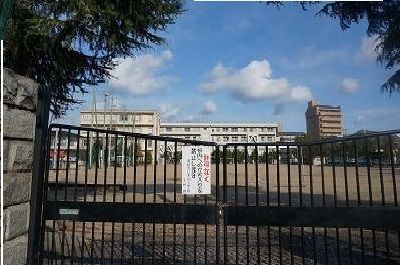 近くの木太小学校まで650m（徒歩9分）