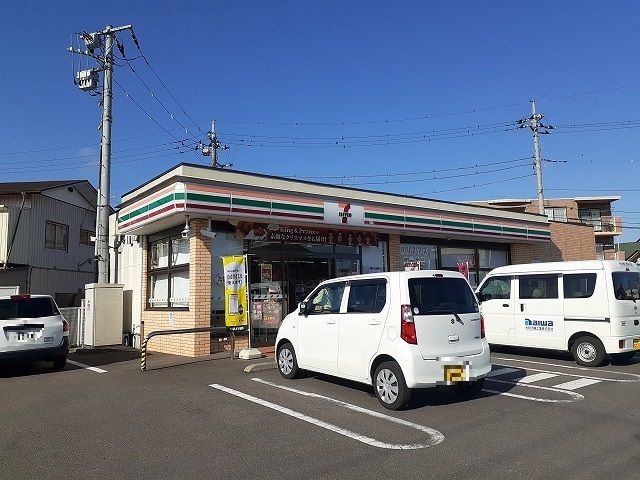 近くのセブンイレブン御幸ヶ原店まで500m（徒歩7分）