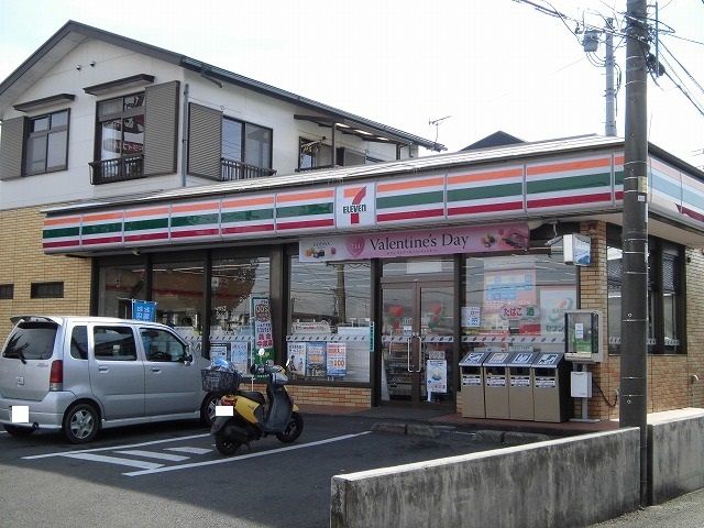 近くのコンビニまで500m（徒歩7分）