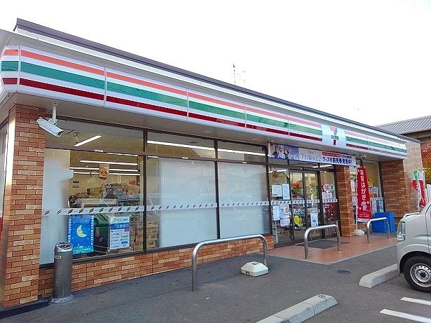 近くのセブンイレブン神辺川南店まで700m（徒歩9分）