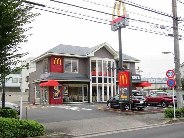 近くの飲食店まで400m（徒歩5分）