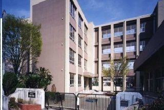 近くの高松市立円座小学校まで600m（徒歩8分）