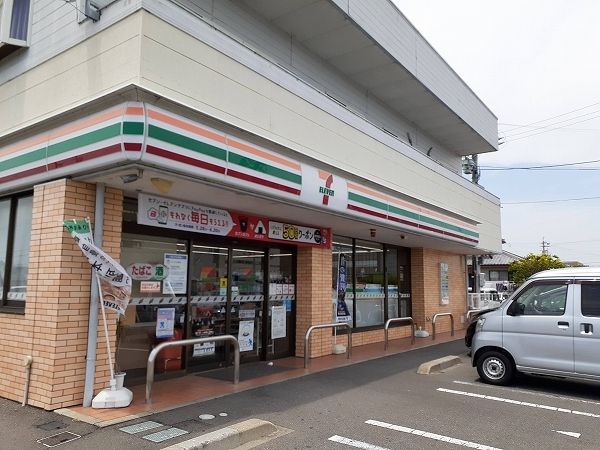 近くのセブンイレブン鈴鹿平野町店まで1,100m(徒歩14分)